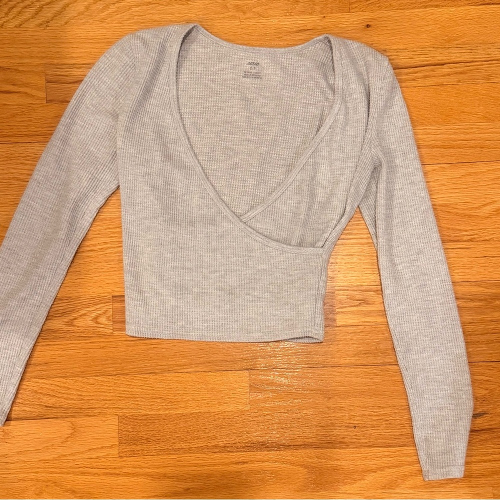 Aerie Crossover Wrap Waffle Knit Long Sleeve Soft Heather Gray sz S